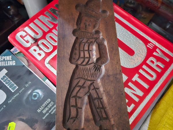 Vintage Dutch Wooden Mold - Main image