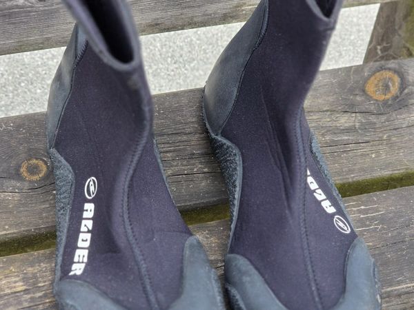 Surfing/ swimming  bootees - Main image