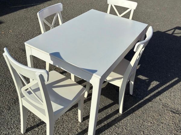 White extending Table and 4 Chairs - Main image
