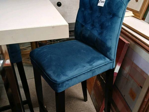 2 high stools €100 each - Main image
