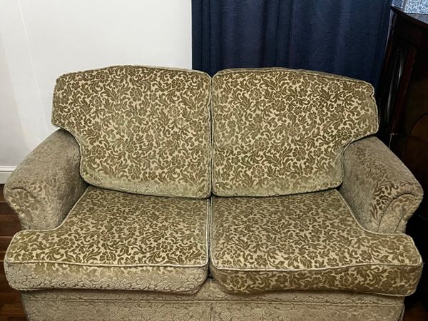 FREE Textured velvet Floral vintage Sofa/bed - Main image