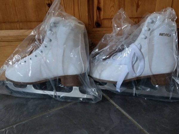 BRAND NEW Ladies Ice Skates - Main image