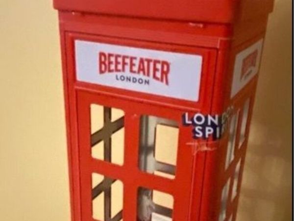 Rare Beefeater London Metal Box - Main image