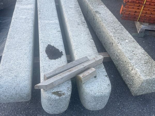 Granite gate posts - Main image