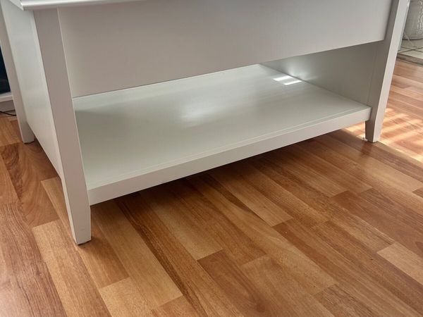 White coffee table - Main image