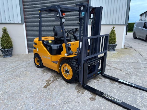 Forklift - Main image