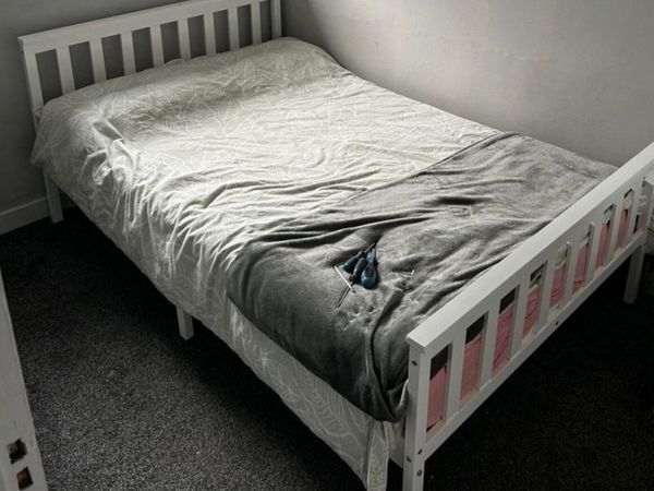 Small double bed - Main image