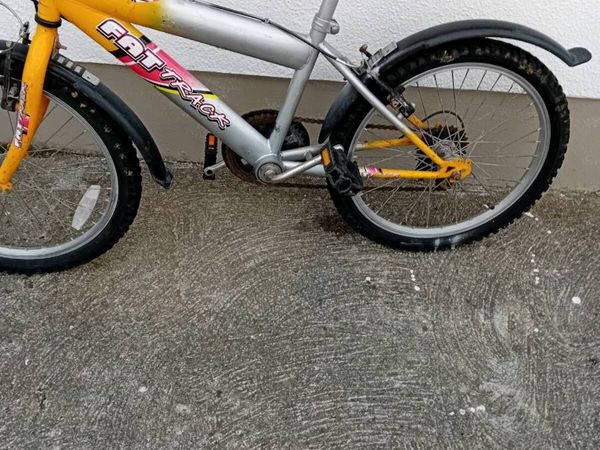 BOYS OR GIRLS BICYCLE 20 INCH WHEELS - Main image