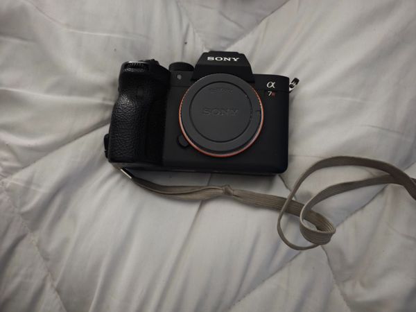 Sony A7iv mirrorless camera - Main image