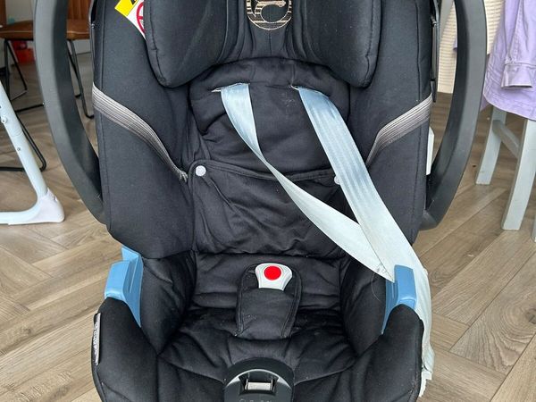 Cybex Aton 5 with Isofix base - Main image