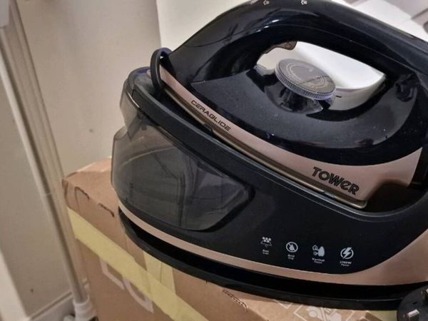 Tower Ceraglide 2700W Steam Generator Iron - Main image