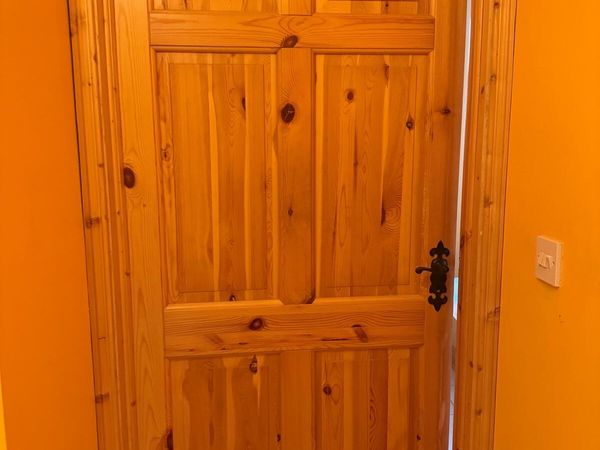 Solid wooden doors - Main image