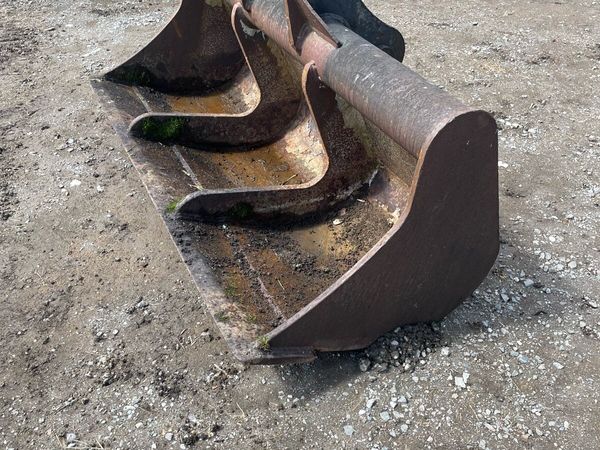 6 foot TIGHE bucket with 80mm pins - Main image
