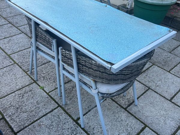Table & Chairs - Main image