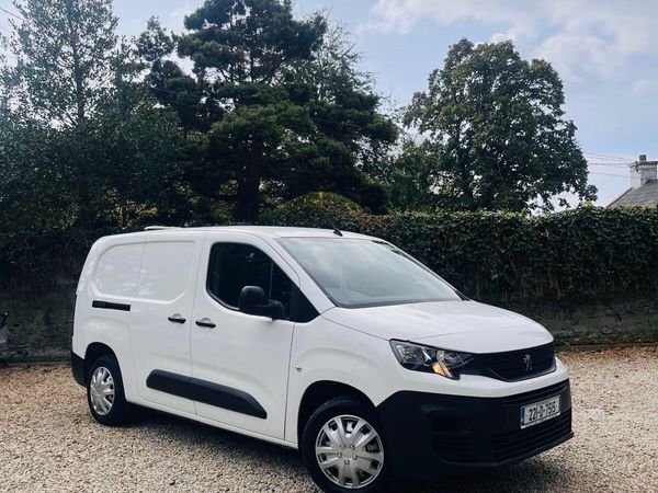 2022 Peugeot Partner LWB NEW DOE 09/27 Immaculate - Main image