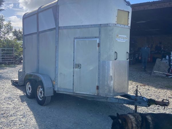 Bateson horse box - Main image