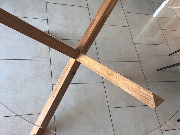 Glass table - Main image