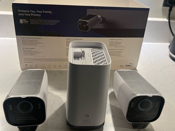 Eufy cctv wireless rechargeable solar camera new - Main image
