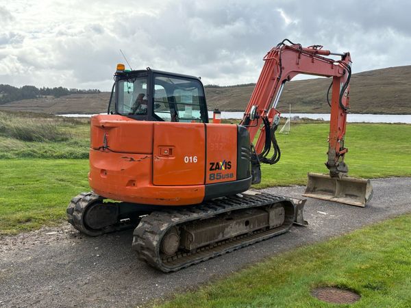 CHOICE OF HITACHI DIGGERS - Main image