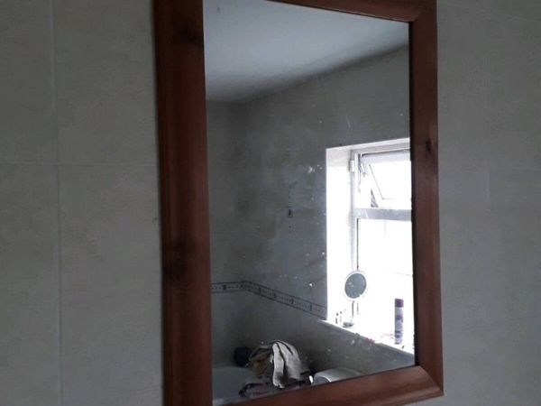 Mirrors choice of 2   10e and  5e each - Main image