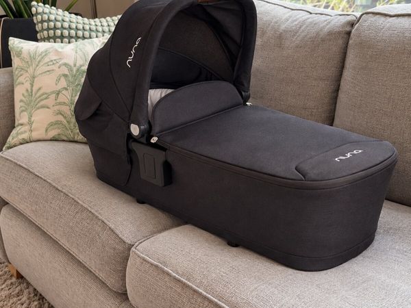 Nuna Carry Cot/ Bassinet - Black - Unused - Main image