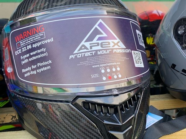Open all week .    Carbon helmet €179 - Main image