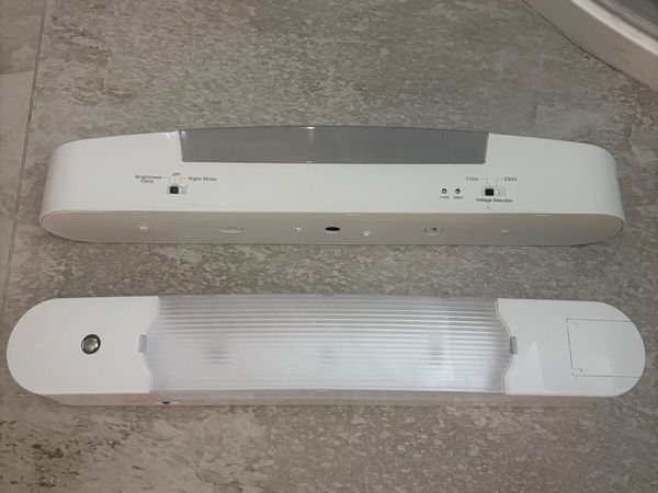 2 No Ansell 8W LED Bathroom Shaver Light with USB - Main image