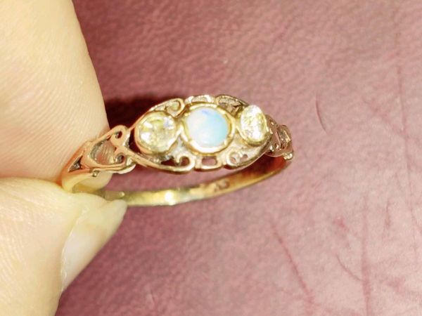RARE, OPAL CELTIC KELLS, 9CT Gold Vintage Ring ! - Main image