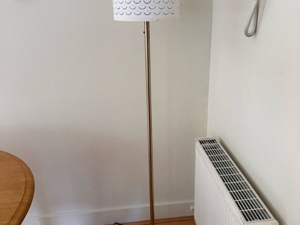 Floor lamp in very good condition, gold and white - Main image