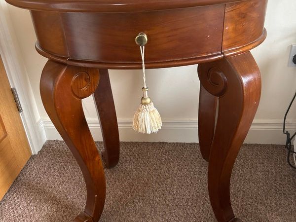 2 x Mahogany bedside tables - Main image
