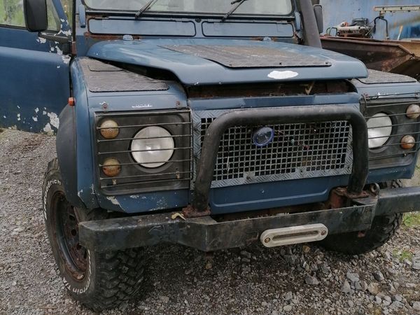 Land Rover 90 - Main image
