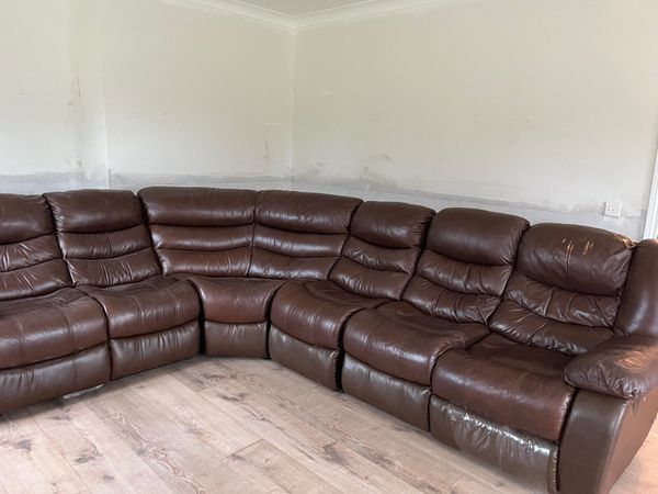 Brown Corner Reclining Sofa – €200 - Main image