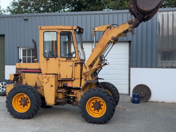 Ford 6610 & Mitsubishi loading shovel - Main image