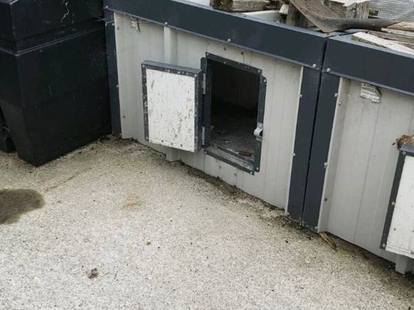 Insulated dog kennels - Main image