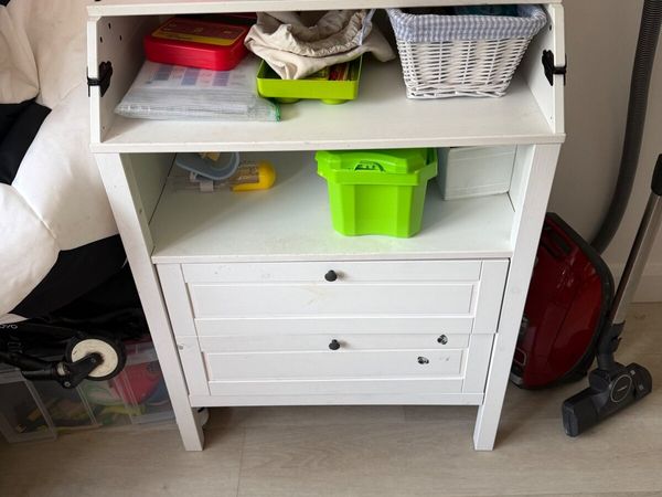 Baby changing table - Main image