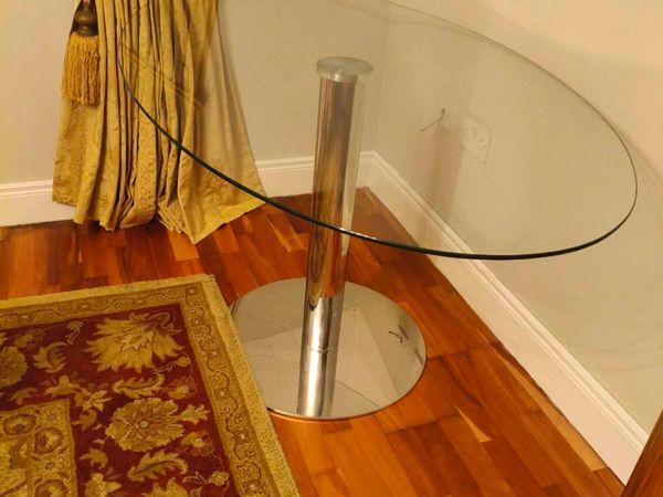 Beautiful oval glass table like new 5 ft by 3 ft - Main image