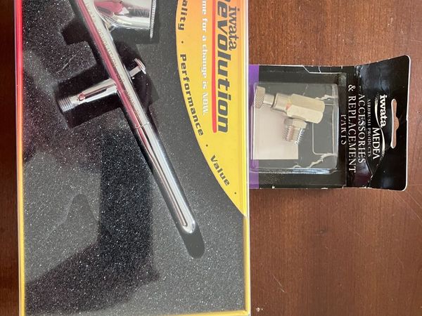 Artist's Spray Gun with Air Cannister - Main image