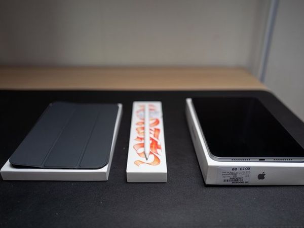iPad Mini Space Grey  128GB ( A17pro ) + extras - Main image