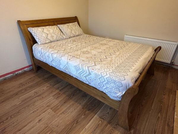 Kingsize sleigh bed frame - Main image