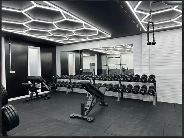 TUFF LIGHT LED HEX GYM GARAGE SHOWROOM BARBER SHOP - Main image