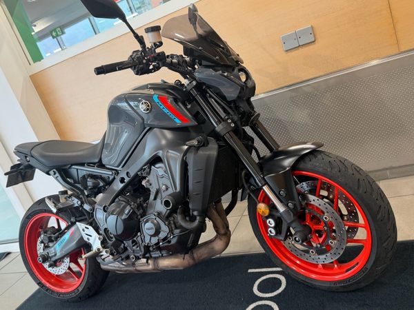 212 yamaha mt09 - Main image