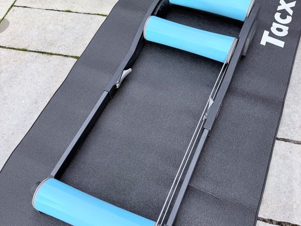 Indoor bicycle rollers & mat - Main image