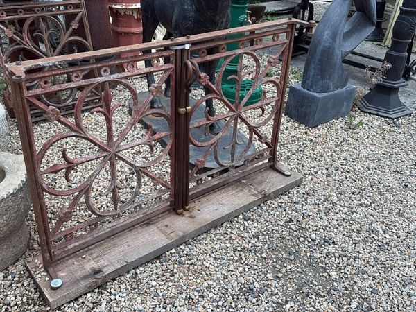 Low garden gates and side gates - Main image
