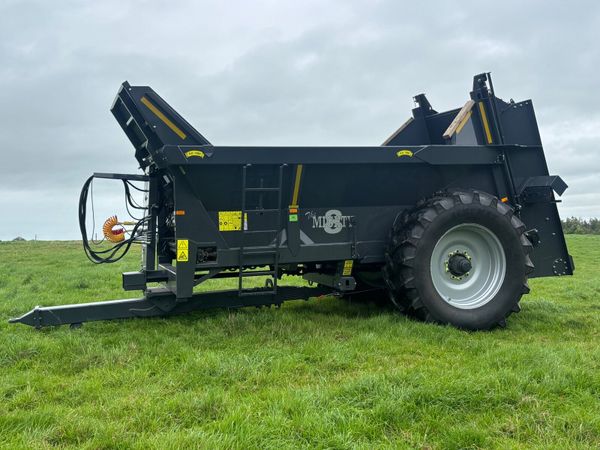AH rear discharge dung spreader - Main image