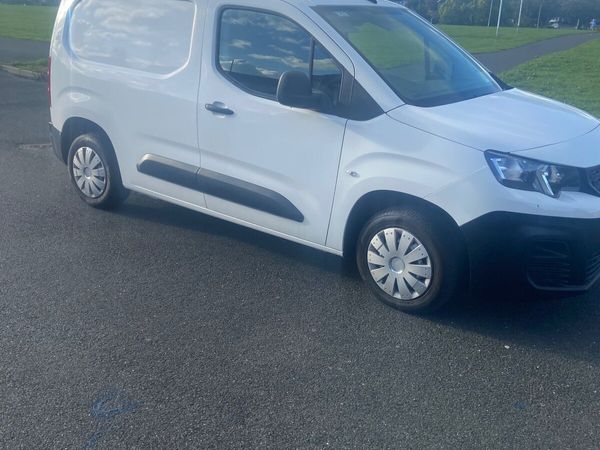 Peugeot Partner 2021 - Main image