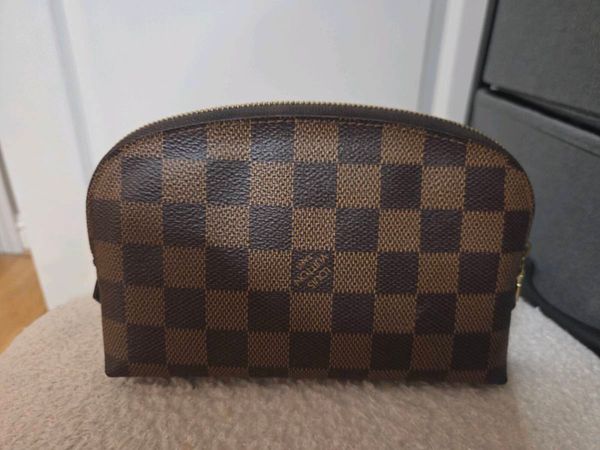 Louis vuitton cosmetic bag - Main image
