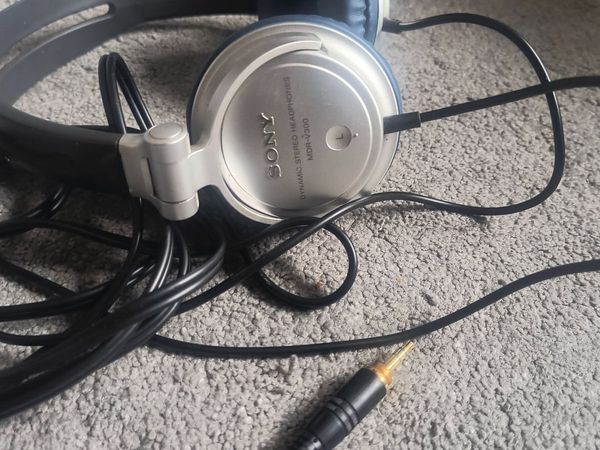 Wired on-ear headphones Sony MDR-V300. - Main image