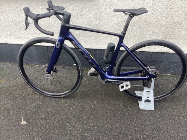 Scott Addict E-bike size small - Main image