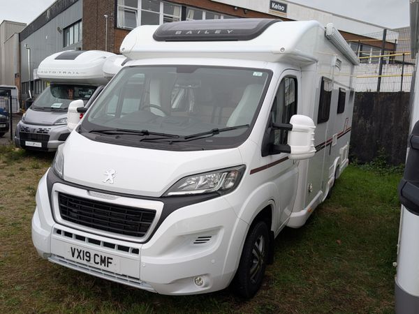 Spacious 'Island' Bed Motorhome - Main image