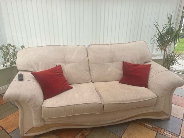 Cream 3 seater sofa for sale. Very good condition, just needs a professional clean. - Main image